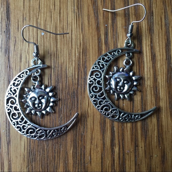 NEW BoHo Hippie Celestial sun/moon earrings - Picture 3 of 6